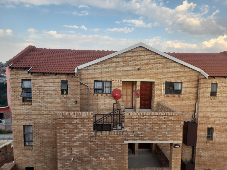 2 Bedroom Property for Sale in Winchester Hills Gauteng