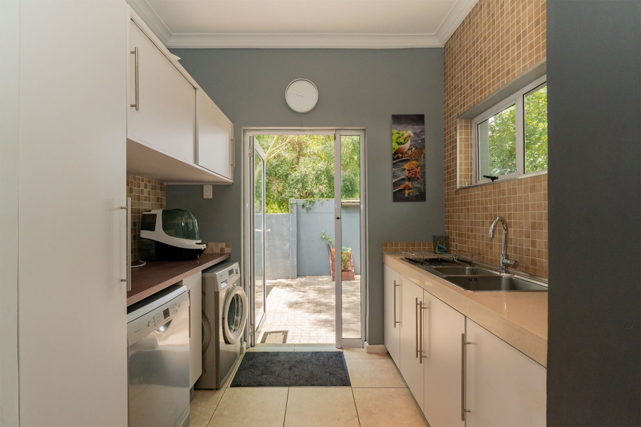 3 Bedroom Property for Sale in Greenstone Hill Gauteng