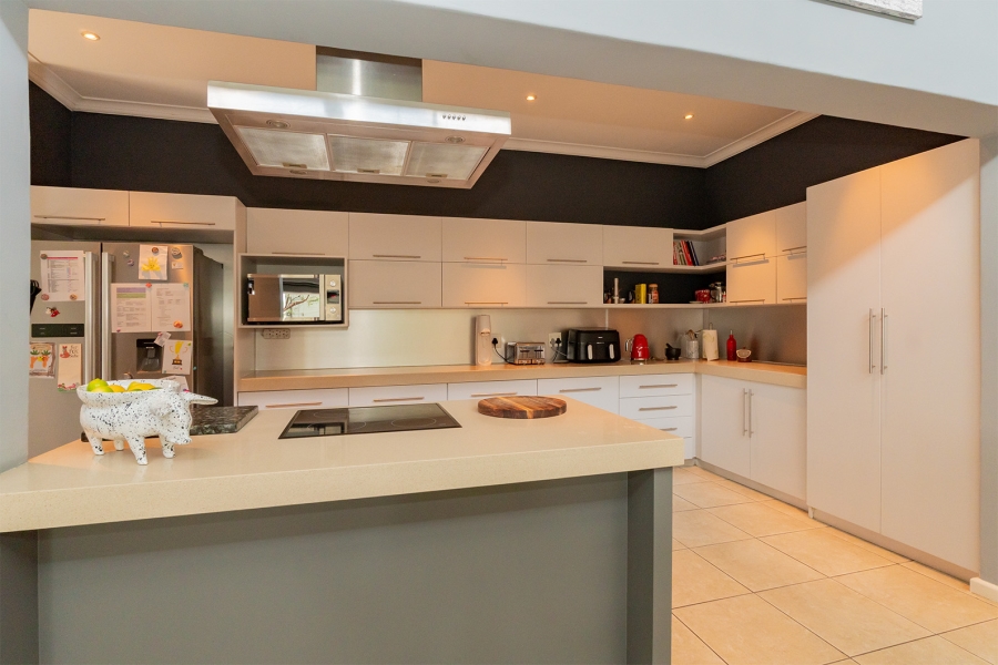 3 Bedroom Property for Sale in Greenstone Hill Gauteng