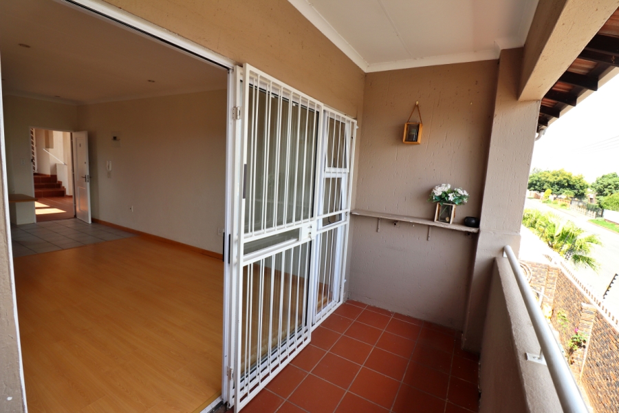 2 Bedroom Property for Sale in Wannenburghoogte Gauteng