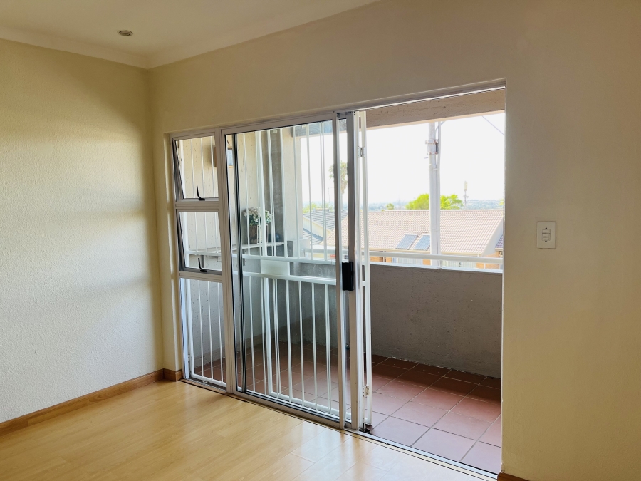 2 Bedroom Property for Sale in Wannenburghoogte Gauteng