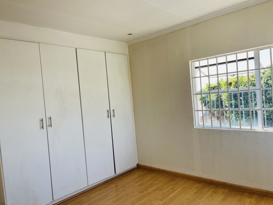 2 Bedroom Property for Sale in Wannenburghoogte Gauteng