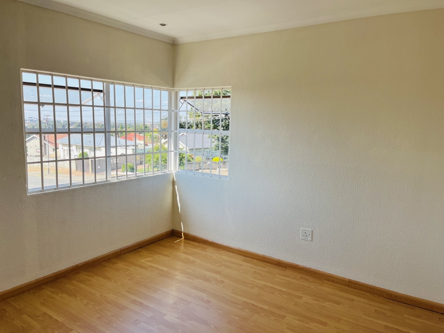 2 Bedroom Property for Sale in Wannenburghoogte Gauteng