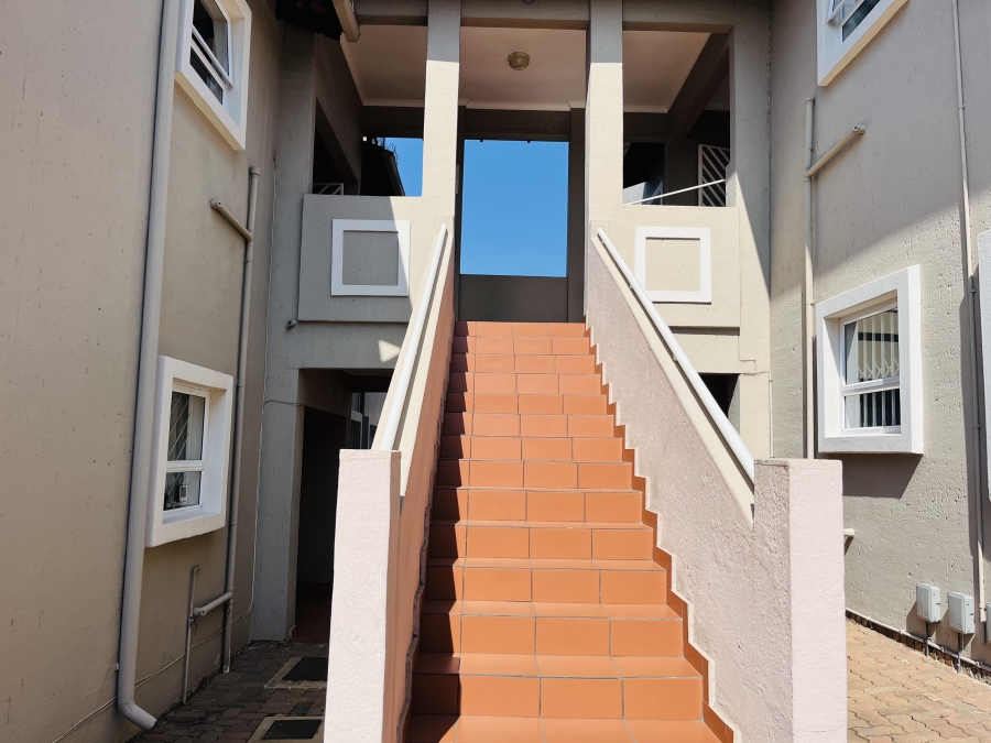 2 Bedroom Property for Sale in Wannenburghoogte Gauteng