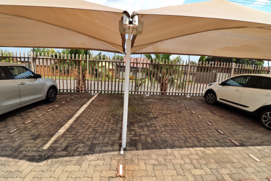 2 Bedroom Property for Sale in Wannenburghoogte Gauteng