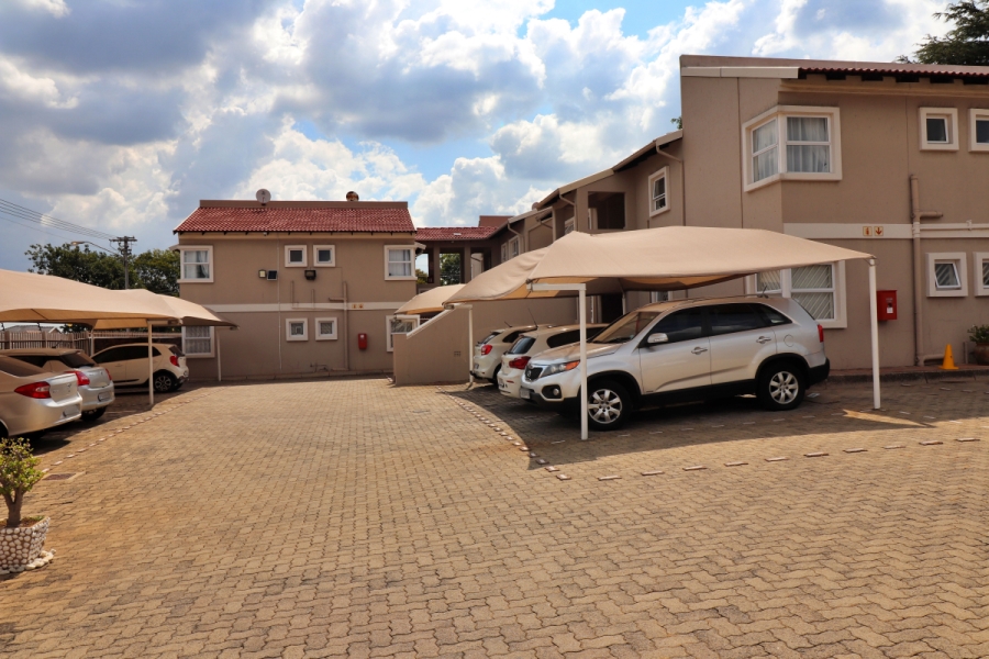 2 Bedroom Property for Sale in Wannenburghoogte Gauteng