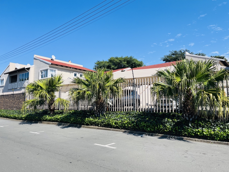 2 Bedroom Property for Sale in Wannenburghoogte Gauteng