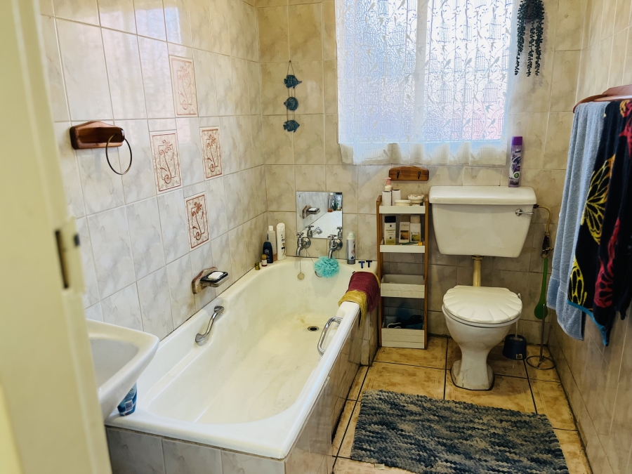 3 Bedroom Property for Sale in Rustivia Gauteng