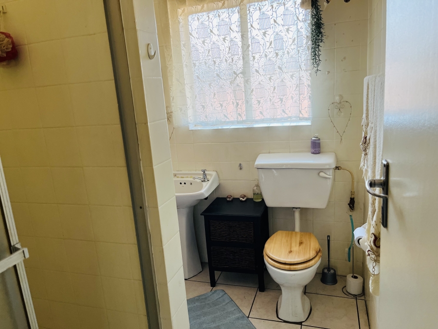 3 Bedroom Property for Sale in Rustivia Gauteng