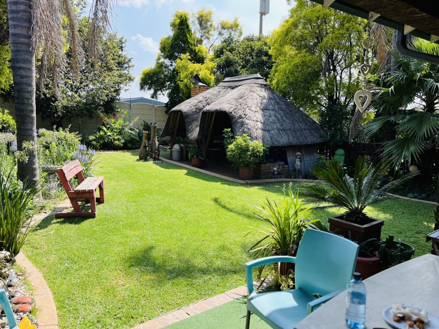 3 Bedroom Property for Sale in Rustivia Gauteng