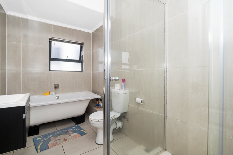 2 Bedroom Property for Sale in Greenstone Hill Gauteng