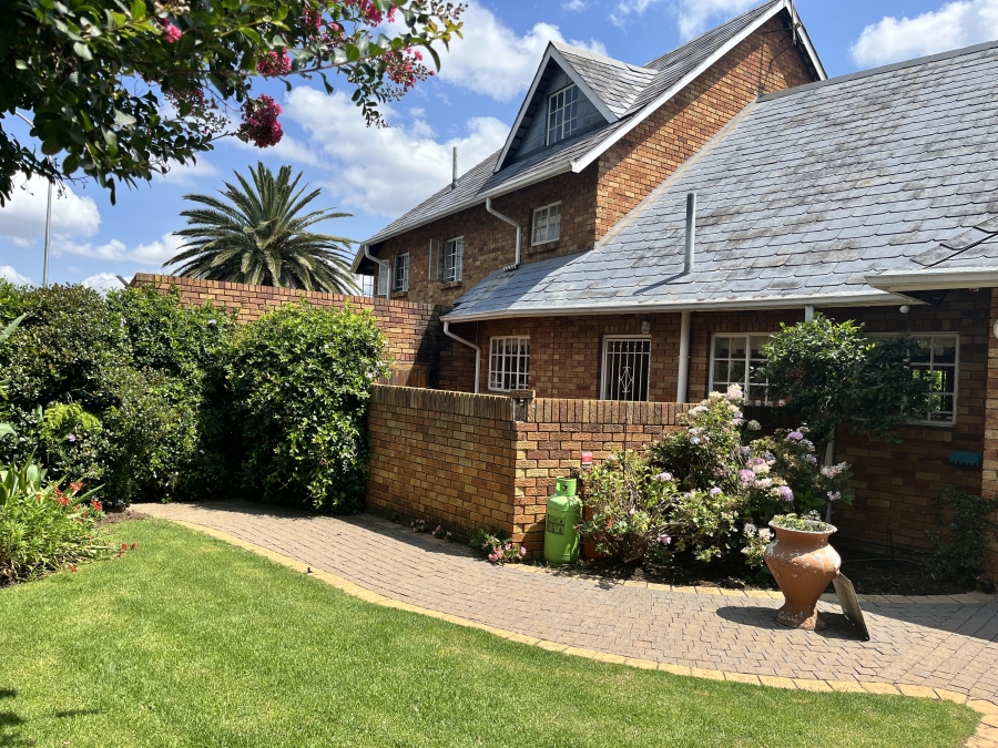 3 Bedroom Property for Sale in Dowerglen Ext 2 Gauteng