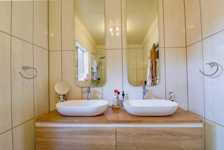 3 Bedroom Property for Sale in Equestria Gauteng