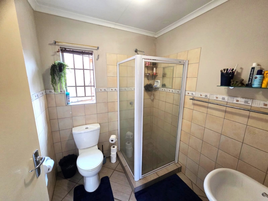 3 Bedroom Property for Sale in Magalieskruin Gauteng