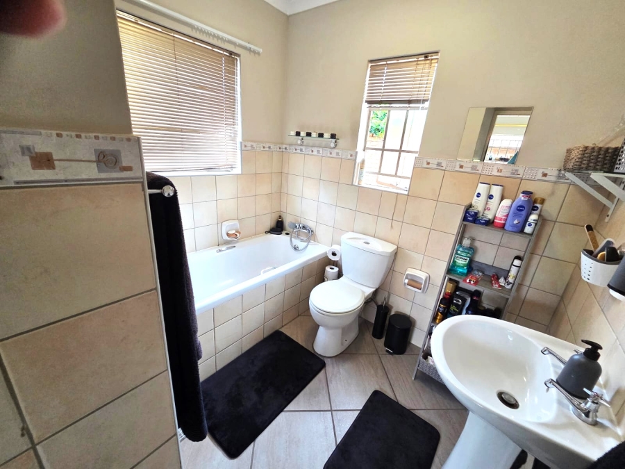 3 Bedroom Property for Sale in Magalieskruin Gauteng