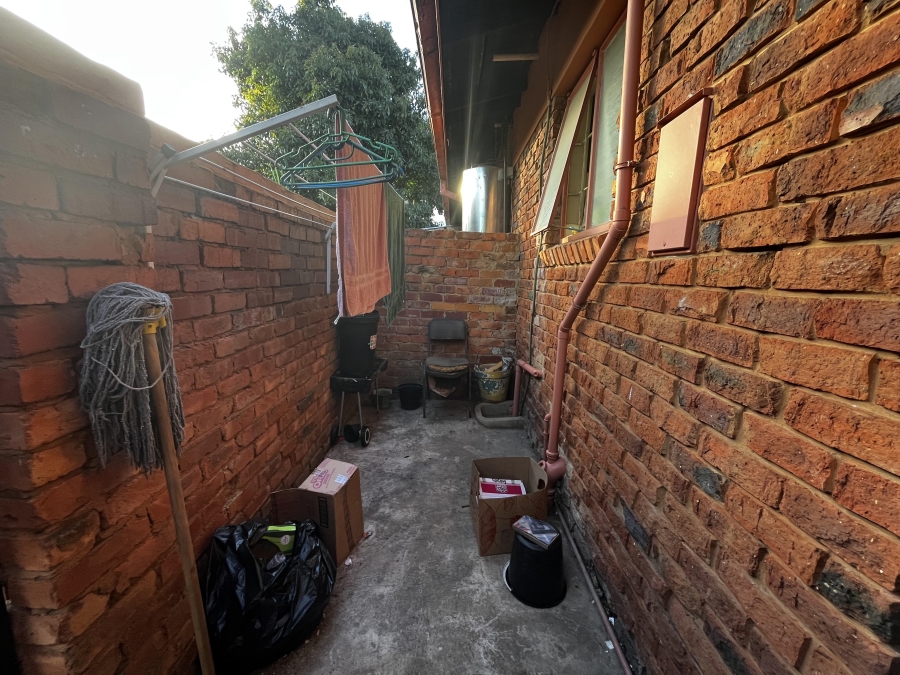 1 Bedroom Property for Sale in Hermanstad Gauteng