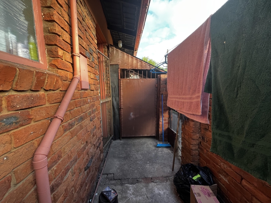 1 Bedroom Property for Sale in Hermanstad Gauteng