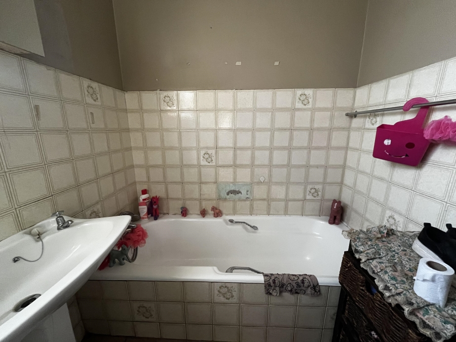 1 Bedroom Property for Sale in Hermanstad Gauteng