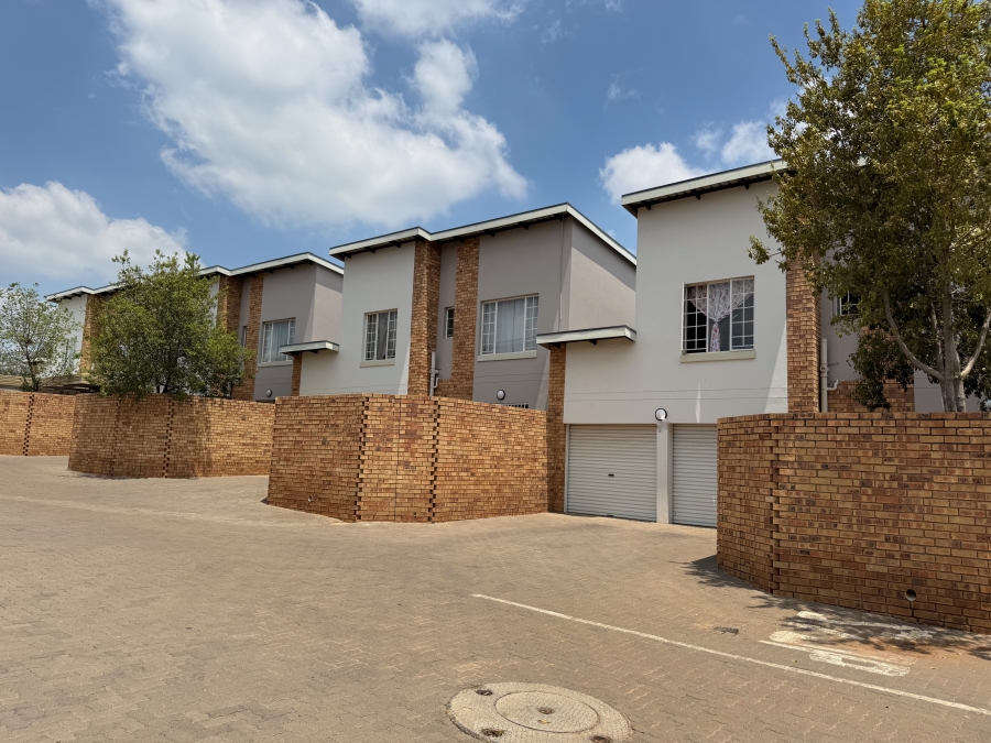 To Let 3 Bedroom Property for Rent in Hazeldean Gauteng