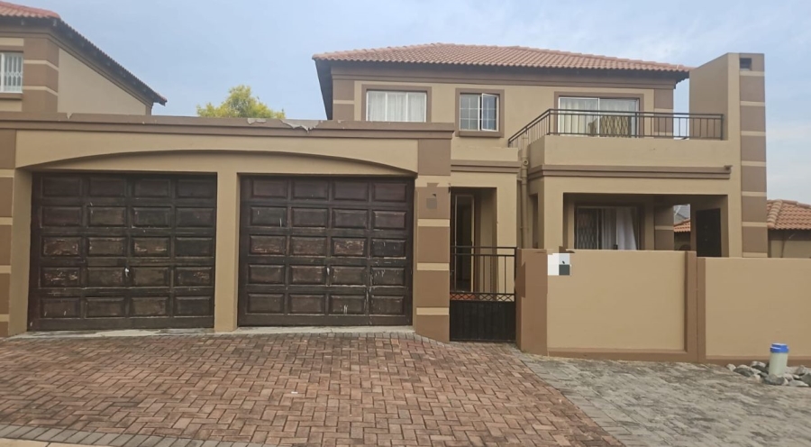 3 Bedroom Property for Sale in Noordwyk Gauteng