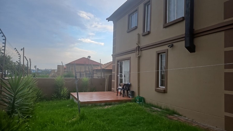 3 Bedroom Property for Sale in Noordwyk Gauteng