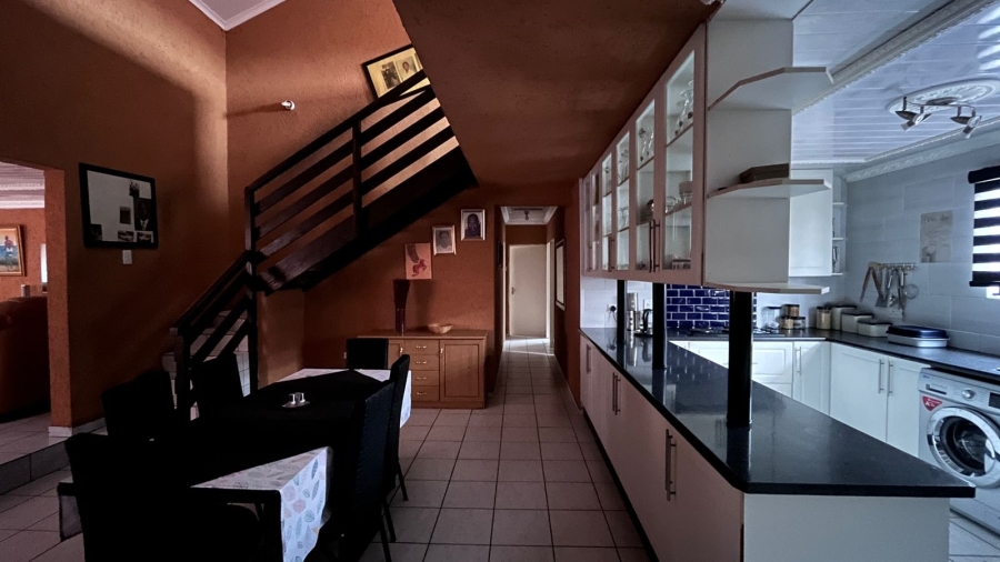 5 Bedroom Property for Sale in Ormonde Gauteng