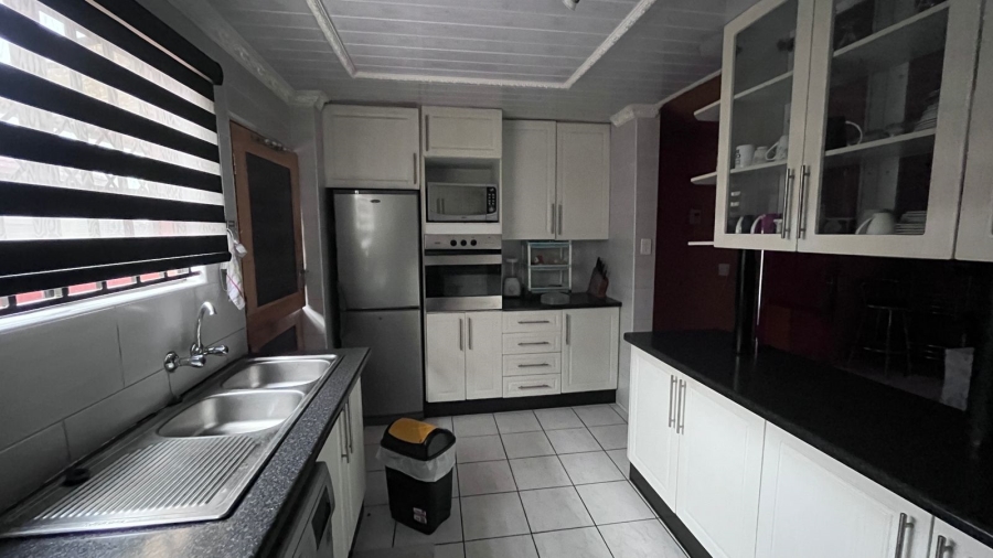 5 Bedroom Property for Sale in Ormonde Gauteng