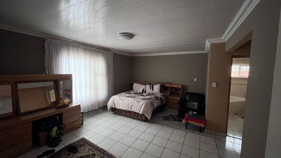 5 Bedroom Property for Sale in Ormonde Gauteng
