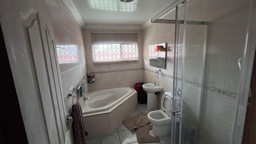 5 Bedroom Property for Sale in Ormonde Gauteng