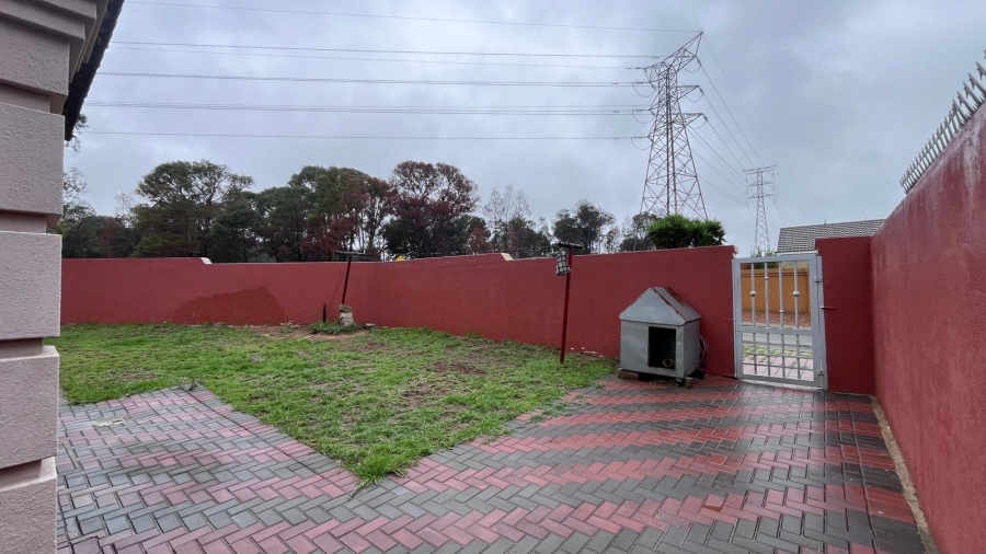 5 Bedroom Property for Sale in Ormonde Gauteng