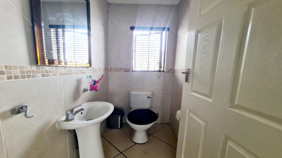 3 Bedroom Property for Sale in Raslouw Gauteng