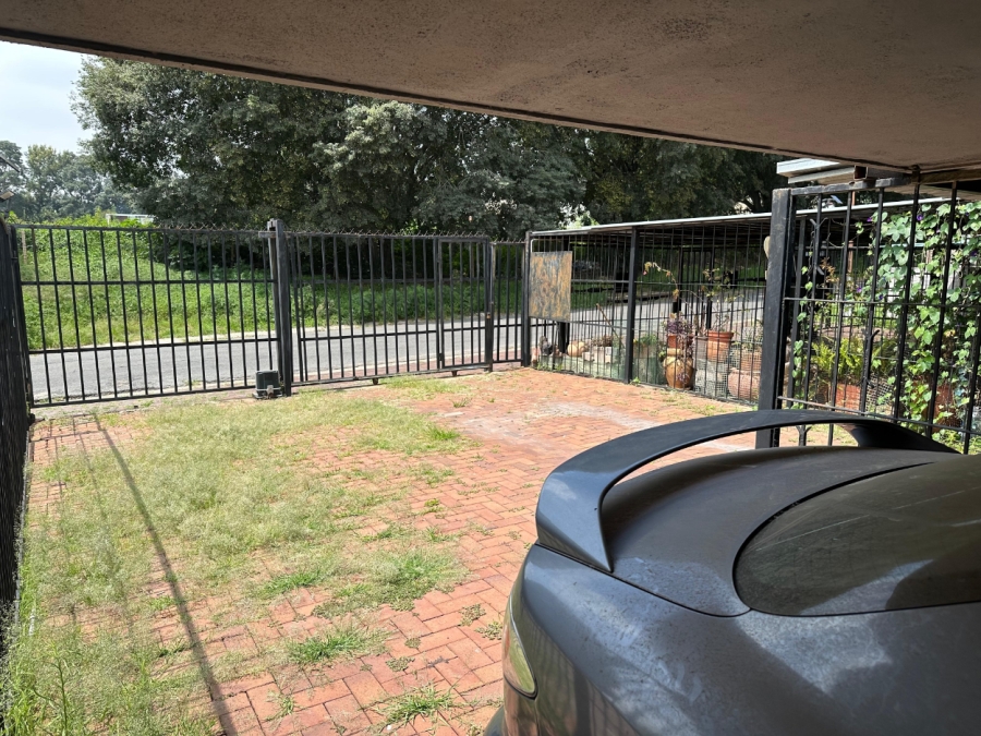 To Let 1 Bedroom Property for Rent in Fairmount Gauteng