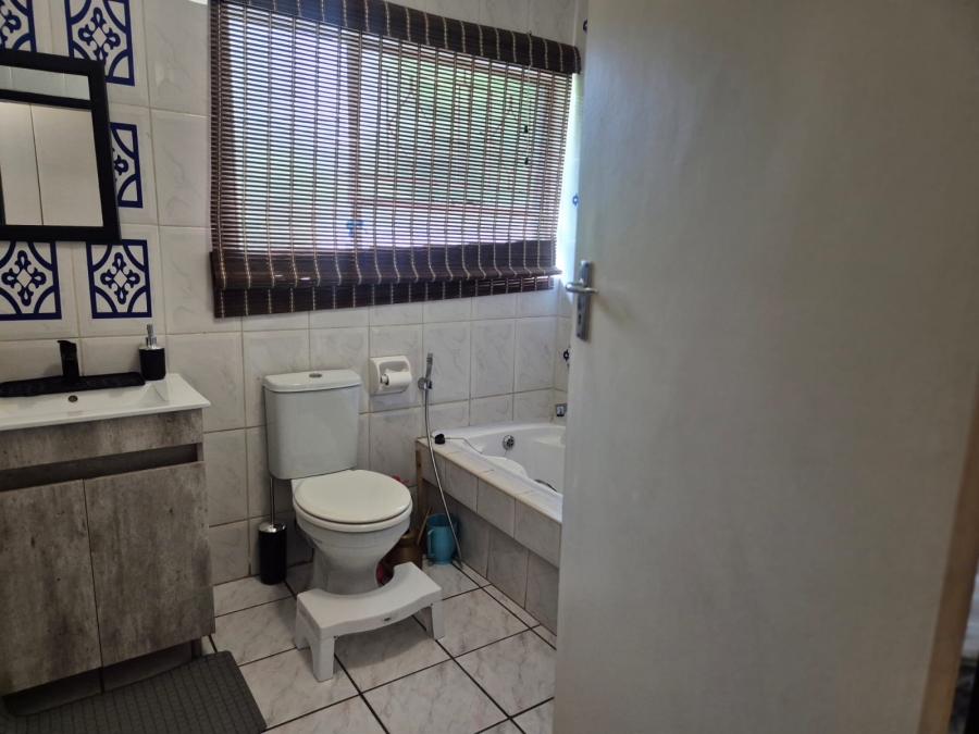 2 Bedroom Property for Sale in Buccleuch Gauteng