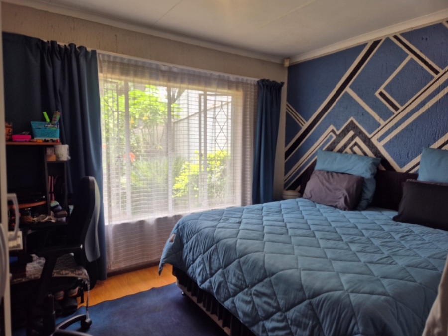 2 Bedroom Property for Sale in Buccleuch Gauteng