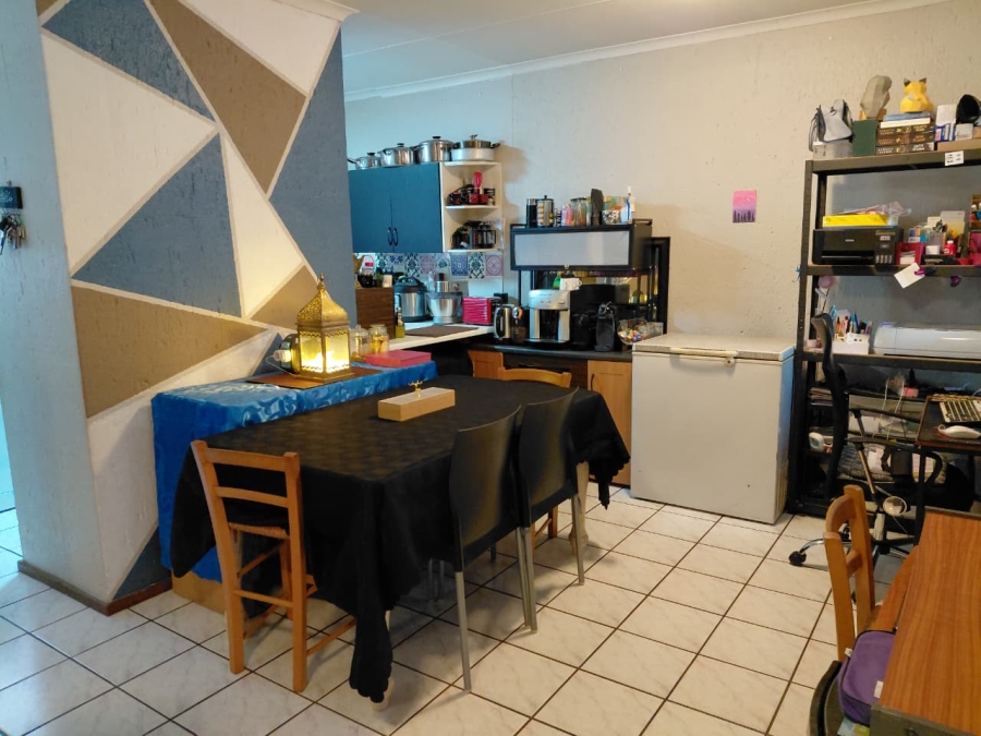 2 Bedroom Property for Sale in Buccleuch Gauteng