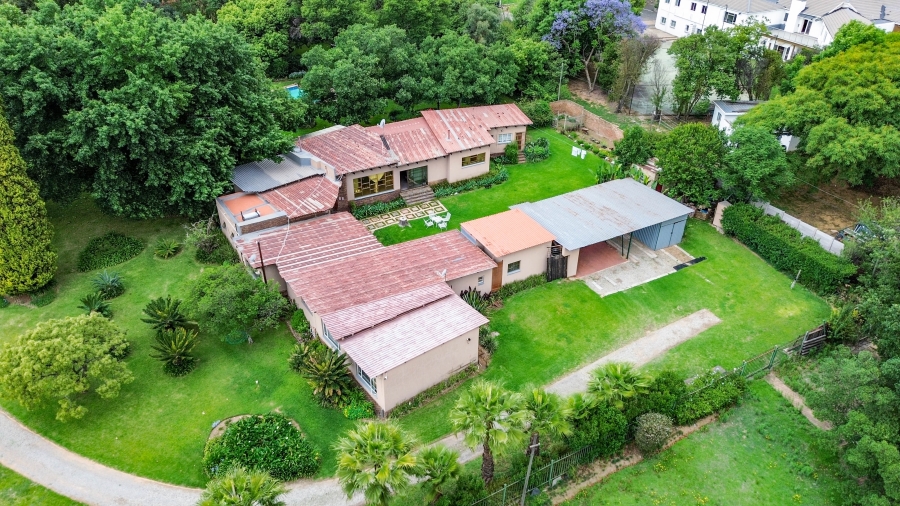 6 Bedroom Property for Sale in Glen Austin Gauteng