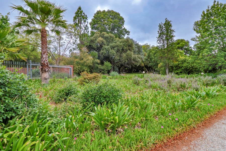 6 Bedroom Property for Sale in Glen Austin Gauteng