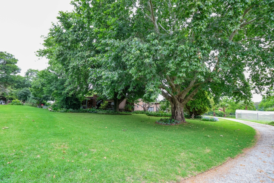 6 Bedroom Property for Sale in Glen Austin Gauteng