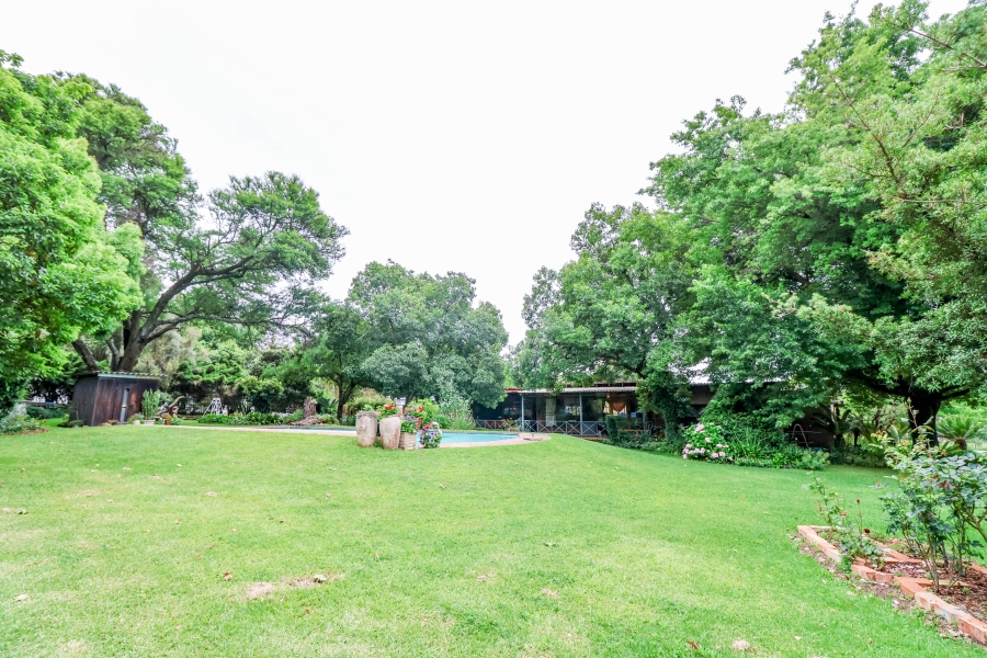 6 Bedroom Property for Sale in Glen Austin Gauteng