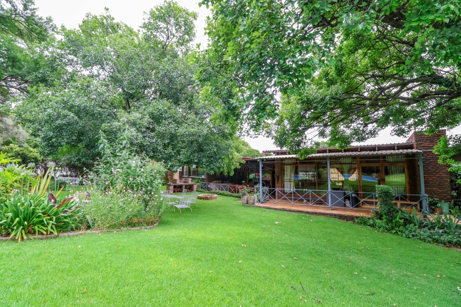 6 Bedroom Property for Sale in Glen Austin Gauteng