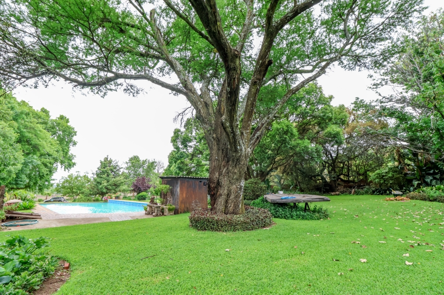 6 Bedroom Property for Sale in Glen Austin Gauteng