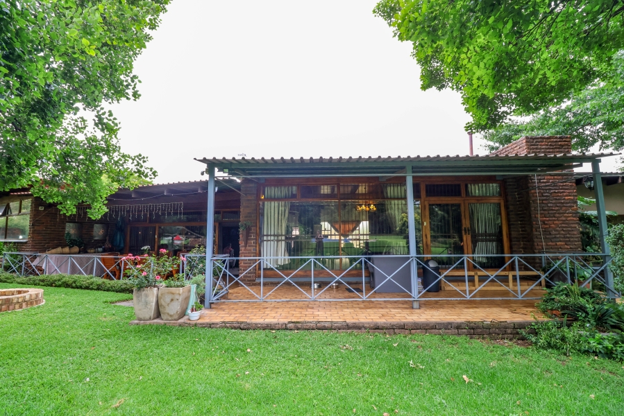 6 Bedroom Property for Sale in Glen Austin Gauteng