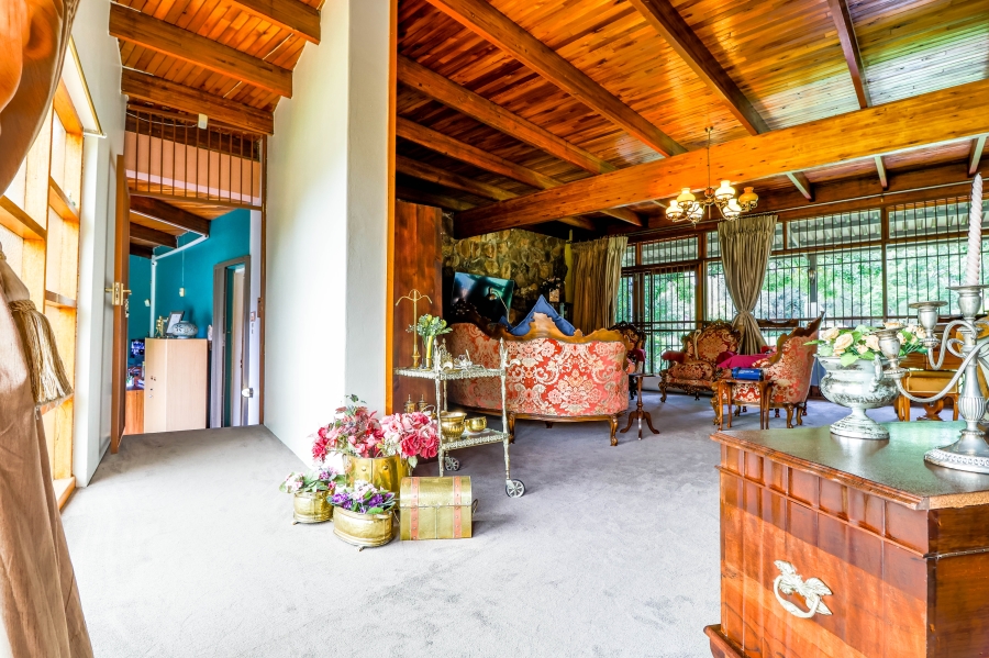 6 Bedroom Property for Sale in Glen Austin Gauteng