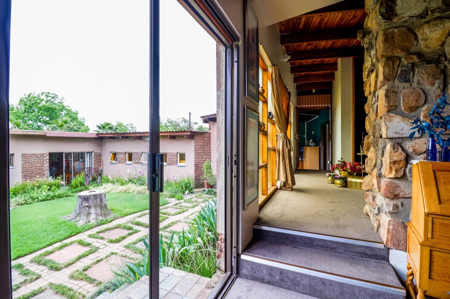 6 Bedroom Property for Sale in Glen Austin Gauteng