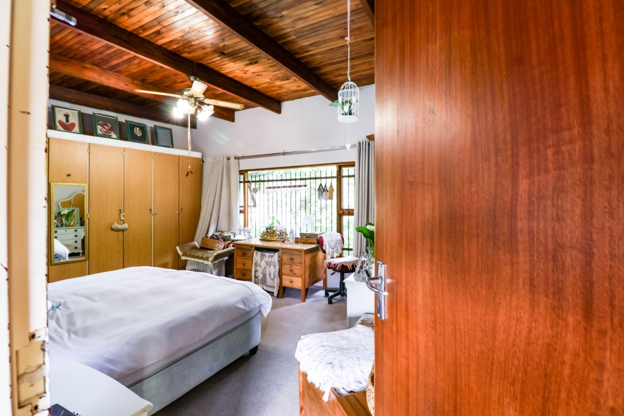 6 Bedroom Property for Sale in Glen Austin Gauteng