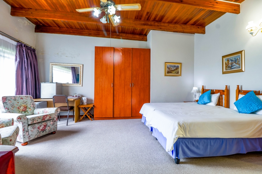 6 Bedroom Property for Sale in Glen Austin Gauteng