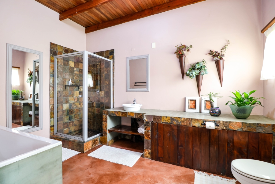 6 Bedroom Property for Sale in Glen Austin Gauteng