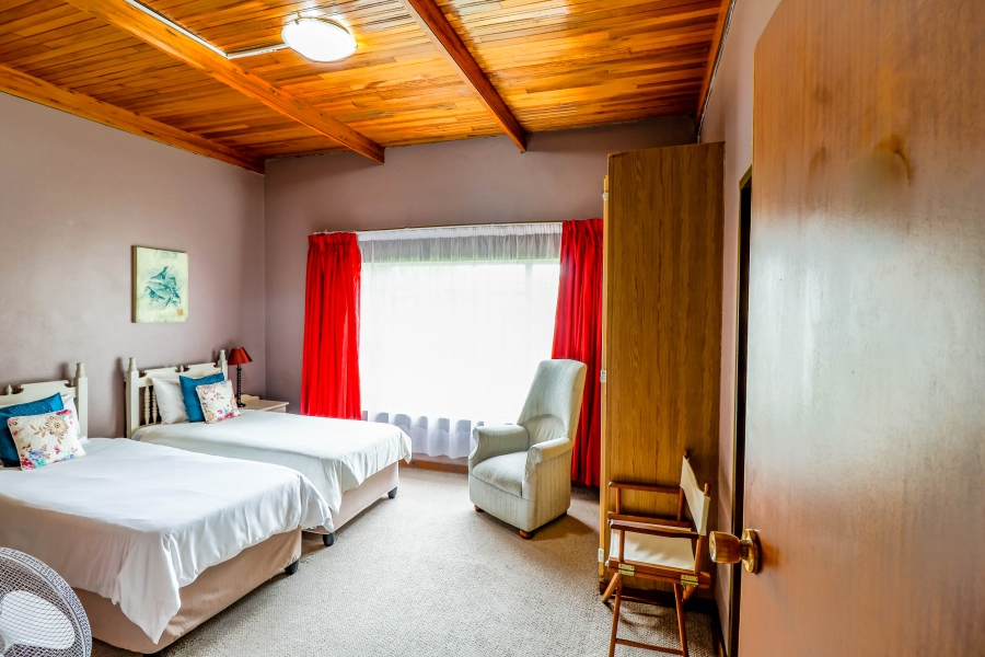 6 Bedroom Property for Sale in Glen Austin Gauteng