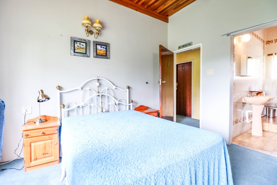 6 Bedroom Property for Sale in Glen Austin Gauteng