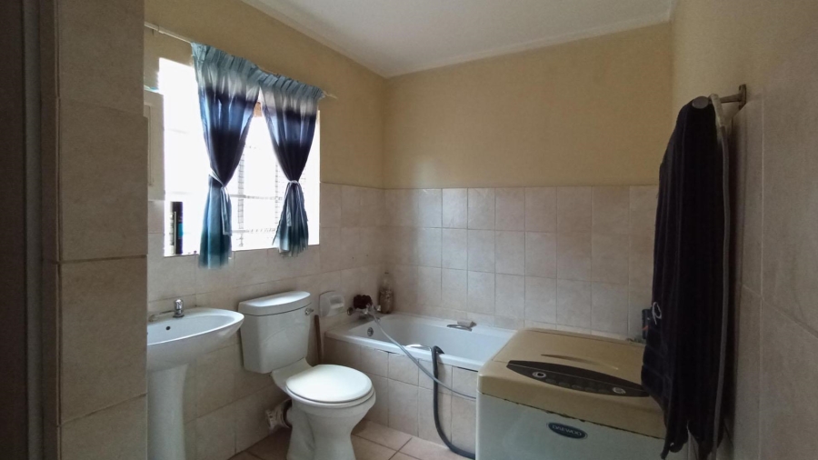 2 Bedroom Property for Sale in The Reeds Gauteng